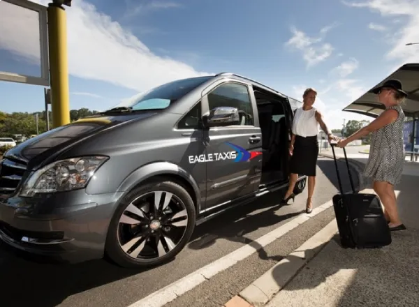 airport transfers to gatwick